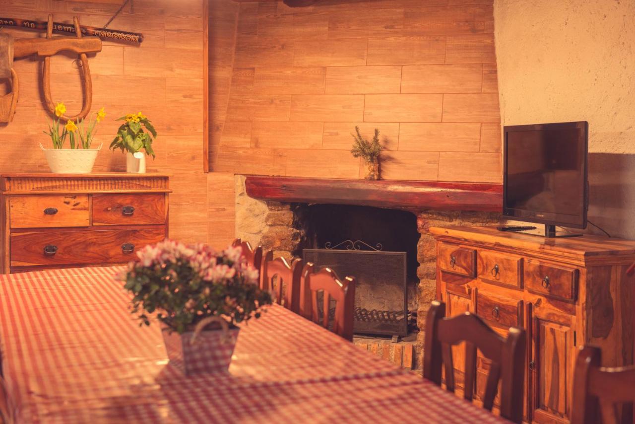 Complex Rural Can Caubet Berga Ngoại thất bức ảnh