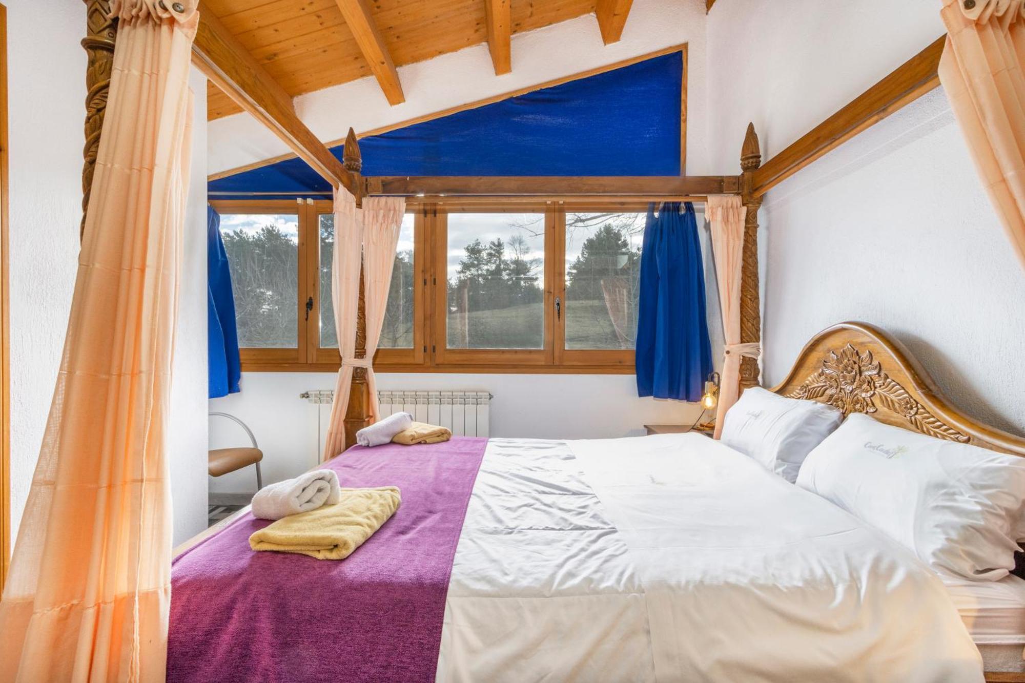 Complex Rural Can Caubet Berga Ngoại thất bức ảnh